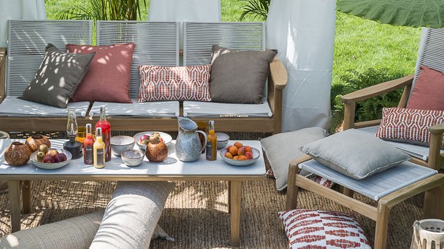 Tendance déco : Comment composer un salon d’intérieur à l’extérieur